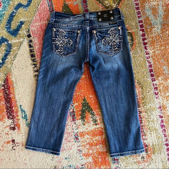 Miss Me Rhinestone Cross Capris Jeans - Picture 5 of 13